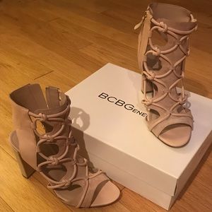 Blush pink BCBG heels 🌸